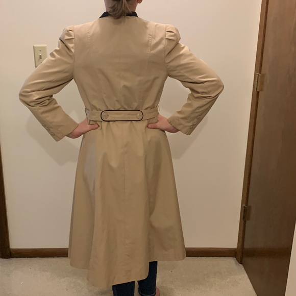 Vintage 80s Tan and black wrap trench coat.  (Small) - Picture 11 of 15